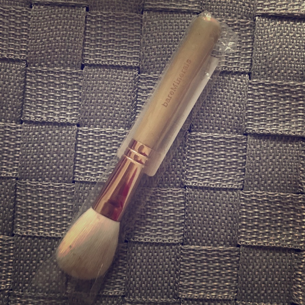 Bare Minerals Tapered Blush Brush 💄